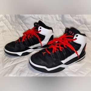 Nike Boys Air Jordan Max Aura AQ9214-101 Black Basketball Shoes Sneakers Sz 6.5Y